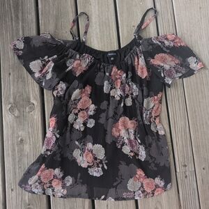 Sz00 Large Torrid Black Floral Flutter Cold shoulder Top